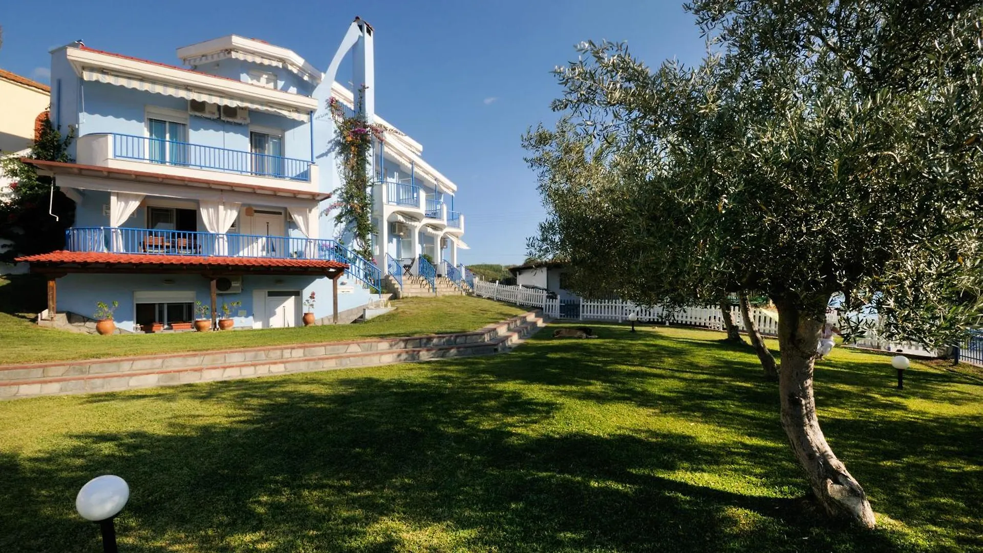 Aiolis Studios Apartment Porto Koufo